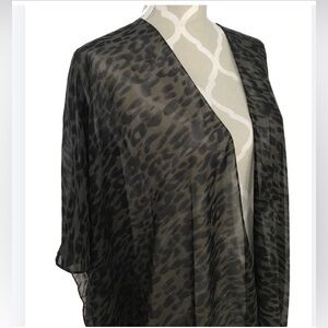Chic Leopard Print Kimono